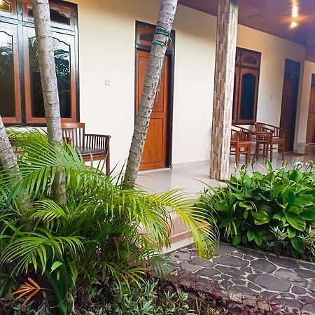 Kusnadi Hotel Legian Zewnętrze zdjęcie